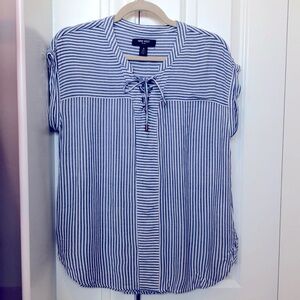 Womens Nine West Jeans top size M.